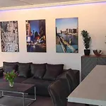 Bg Living & Hosting - Stylish Luxury In The Center - Parking, Wifi & Washing Machine Трир