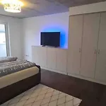 Апартаменты Bg Living & Hosting - Stylish Luxury In The Center - Parking, Wifi & Washing Machine *