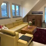 Bg Living & Hosting - Stylish Luxury In The Center - Parking, Wifi & Washing Machine Апартаменты Трир