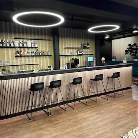 Bg Living & Hosting - Stylish Luxury In The Center - Parking, Wifi & Washing Machine