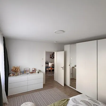 Bg Living & Hosting - Stylish Luxury In The Center - Parking, Wifi & Washing Machine 特里尔