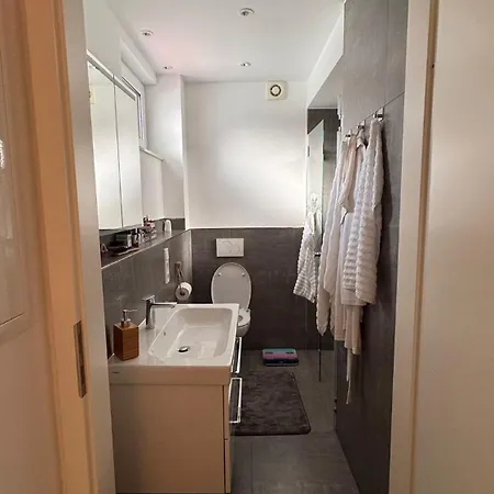 Bg Living & Hosting - Stylish Luxury In The Center - Parking, Wifi & Washing Machine * Trevír