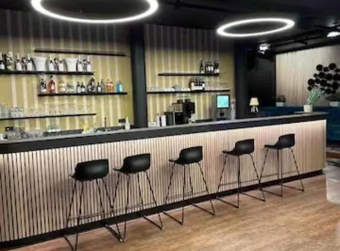 Bg Living & Hosting - Stylish Luxury In The Center - Parking, Wifi & Washing Machine