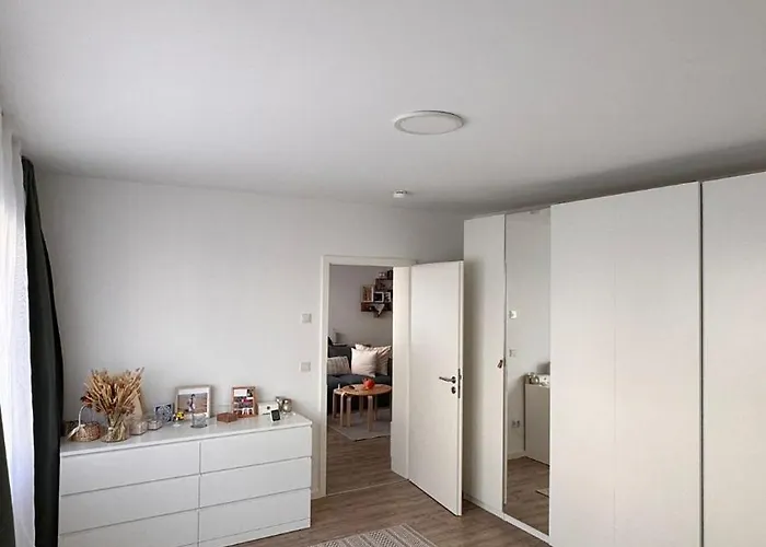 Bg Living & Hosting - Stylish Luxury In The Center - Parking, Wifi & Washing Machine 特里尔